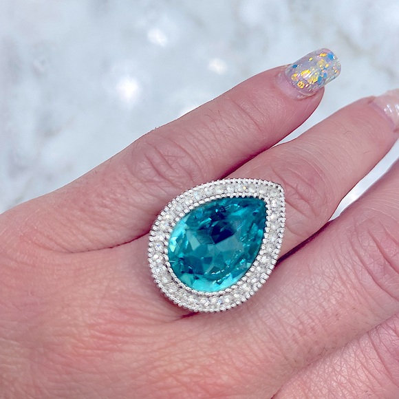 Captivating Pear Shape Turquoise Cocktail Ring - Picture 3 of 5